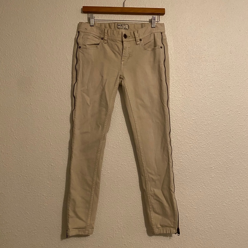 Free people low rise bone zipper ankle jeans 27